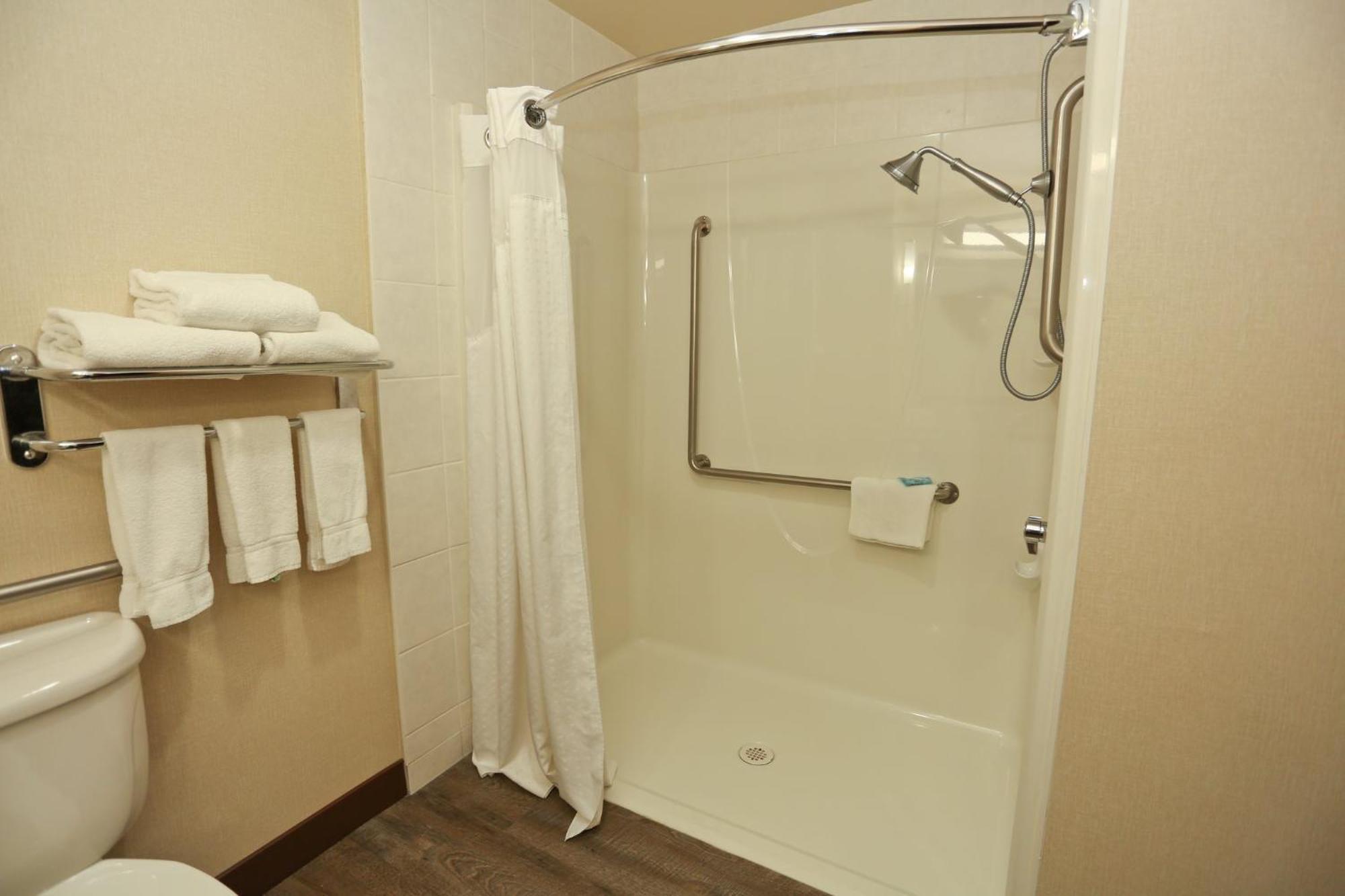 Double Room - Mobility Access with Roll-in Shower
