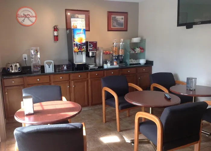 Canadas Best Value Inn & Suites-Vernon
